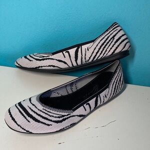 Bacia Knit Ballet Flats Womens Size 9 Machine Washable Zebra Striped Shoes